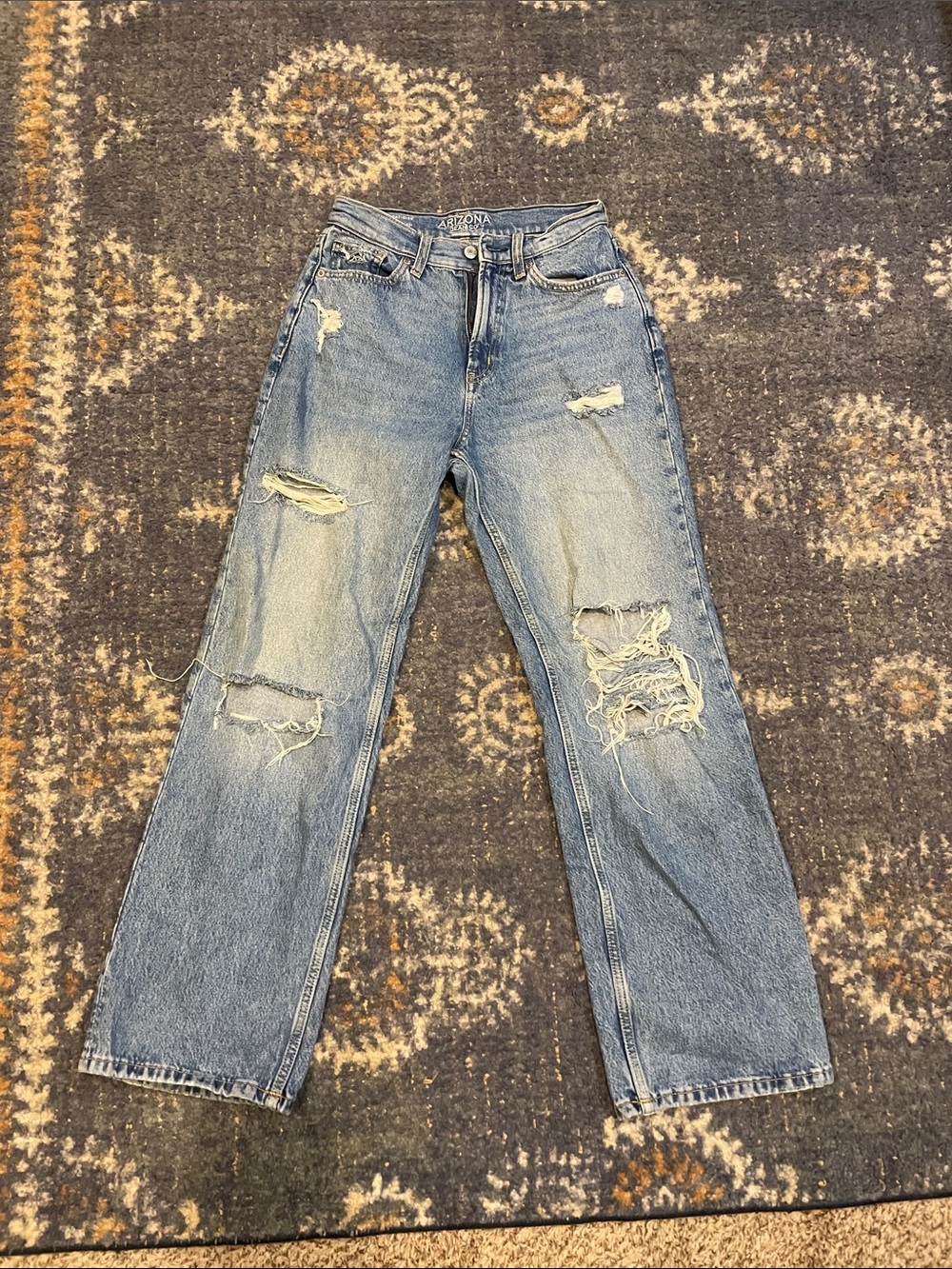 Arizona Jean Company Light Blue Distressed Relaxed Women's Jeans